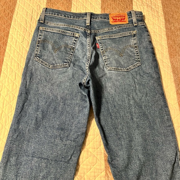 Levi’s Wedgie Straight Jeans. Size 28. Gently worn. - Picture 3 of 8